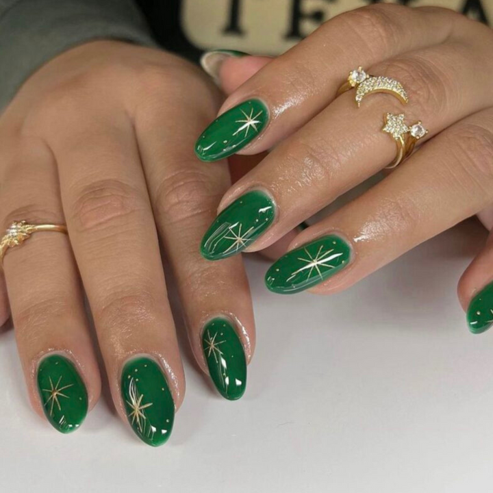 DND Gel #748 4 Leaf Clover – nail swatch 4