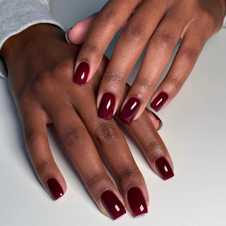 DND Gel #751 Cherry Mocha – nail swatch 3