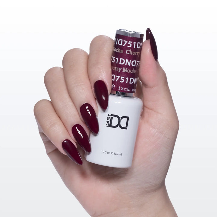 DND Gel #751 Cherry Mocha – nail swatch
