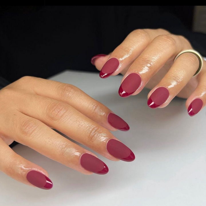 DND Gel #754 Winter Berry – nail swatch