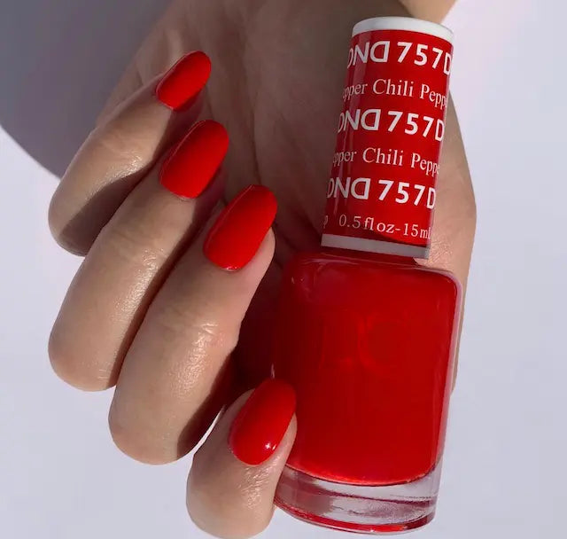 DND Gel #757 Chili Pepper – nail swatch 2