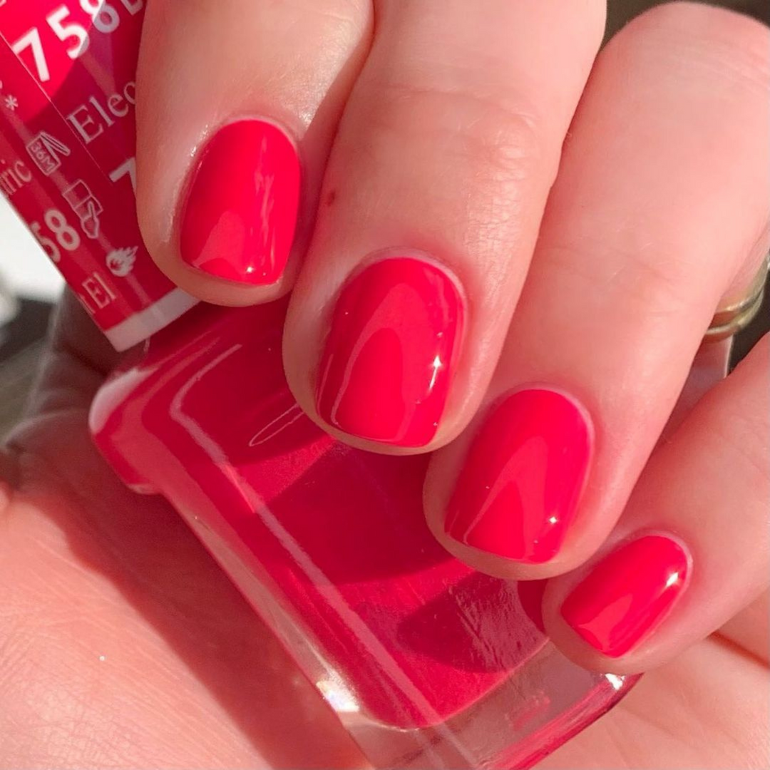 DND Gel #758 Electric Night – nail swatch