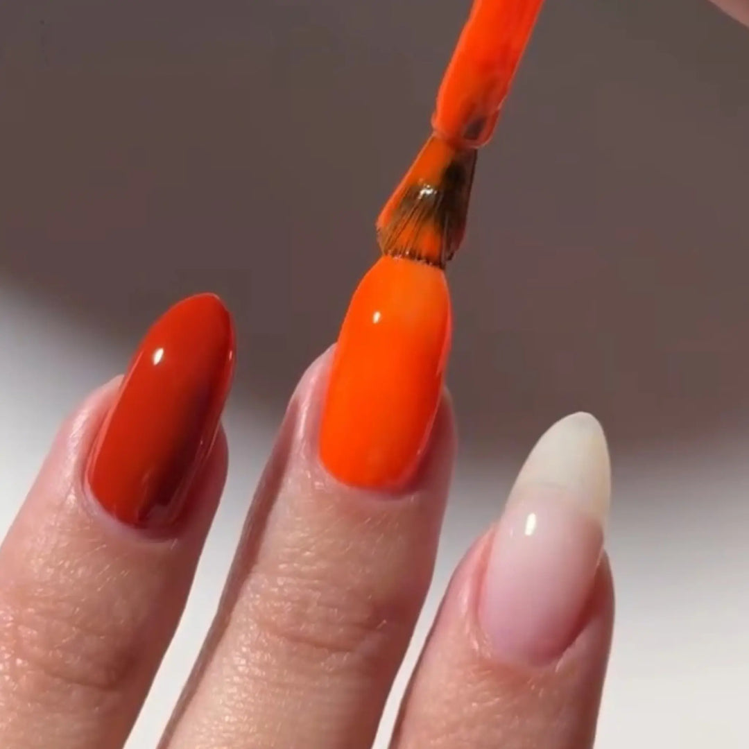DND Gel #760 Russet Orange – nail swatch