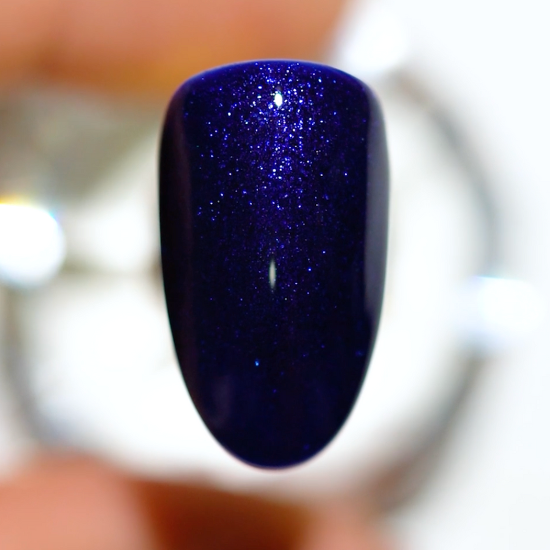 DND Gel #764 Indigo Wishes – nail swatch 3