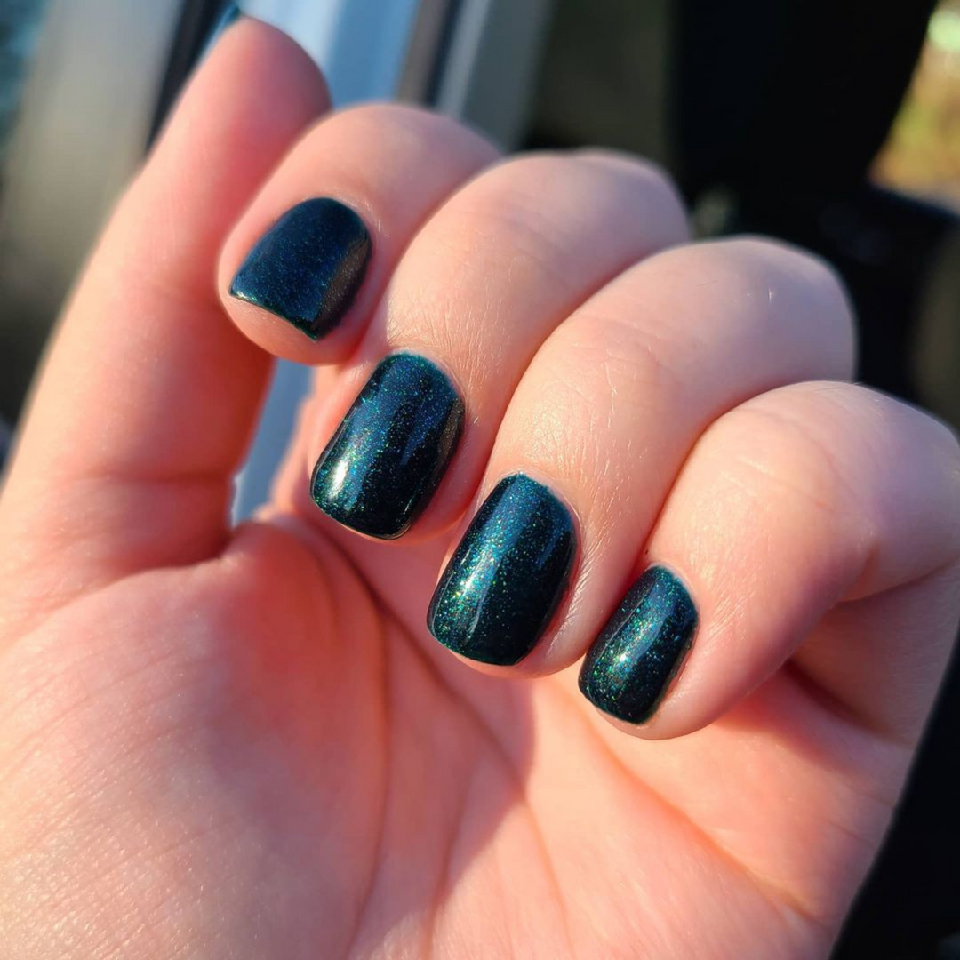 DND Gel #765 Iceland – nail swatch 2