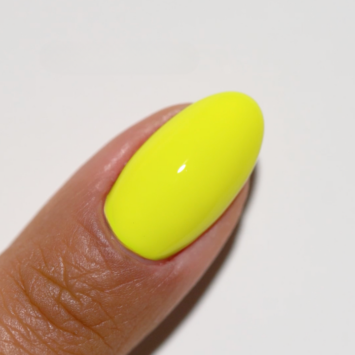 DND Gel #783 Melty Sunshine – nail swatch 2