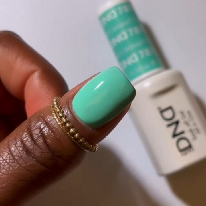 DND Gel #787 Carousel – nail swatch 3