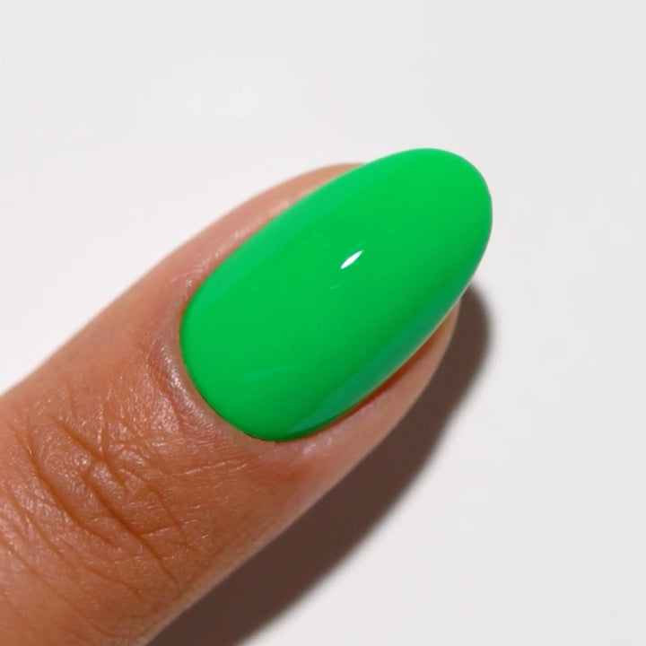 DND Gel #789 Super-Bounce – nail swatch