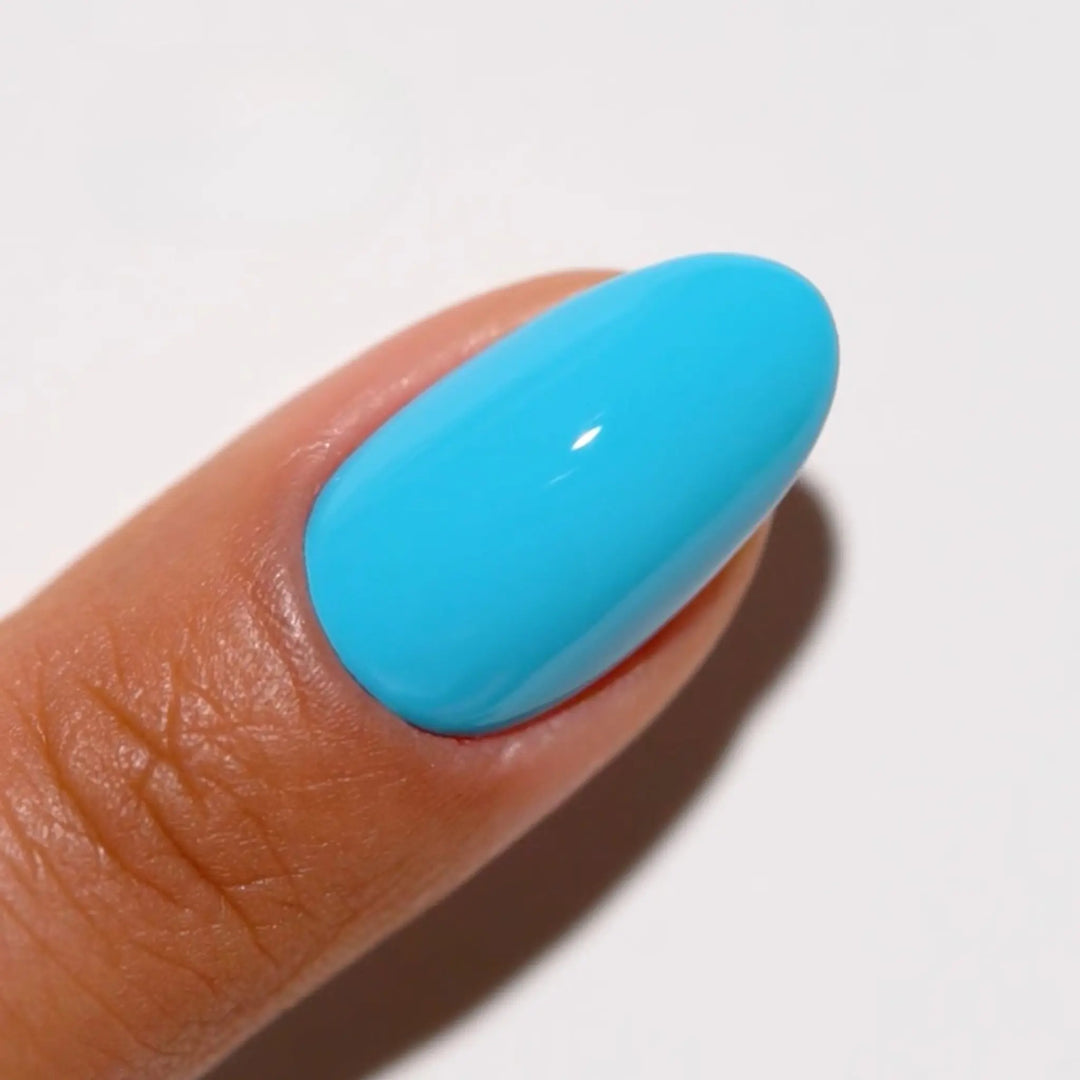 DND Gel #792 Bubbles – nail swatch