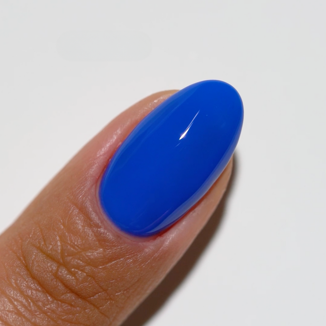 DND Gel #795 Super Nova – nail swatch 4