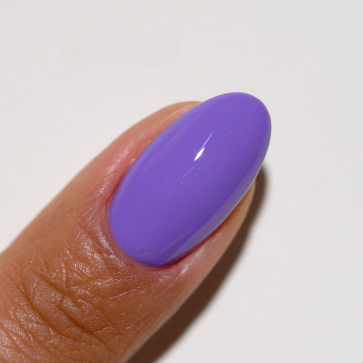 DND Gel #797 Pebble Cloud – nail swatch 2
