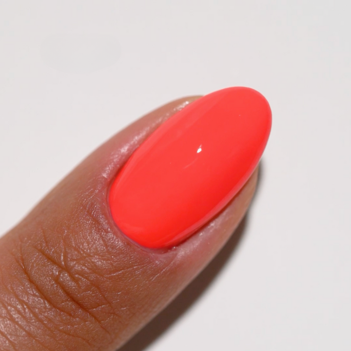 DND Gel #811 Guava – nail swatch