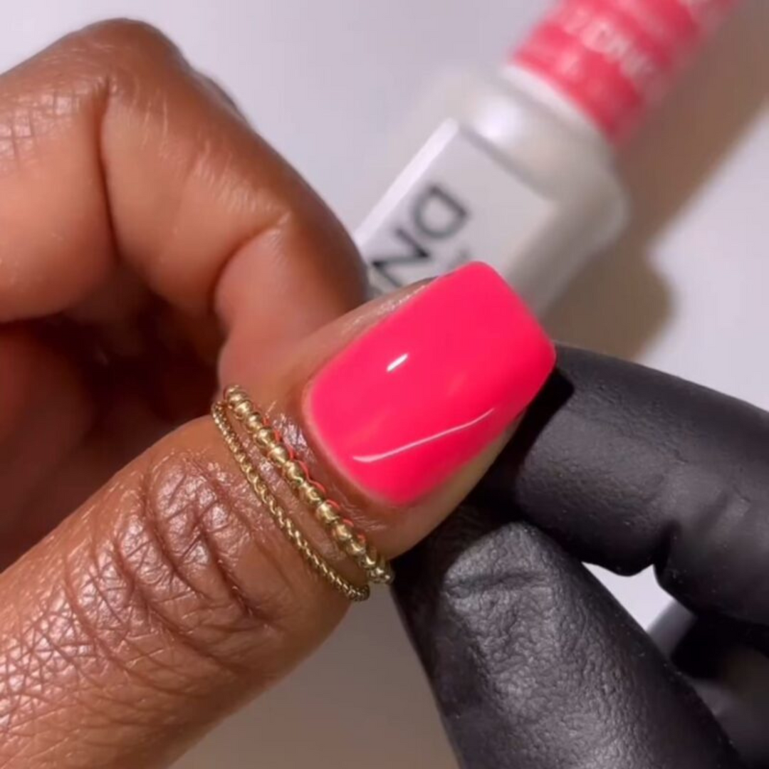 DND Gel #812 Sweet Tooth – nail swatch