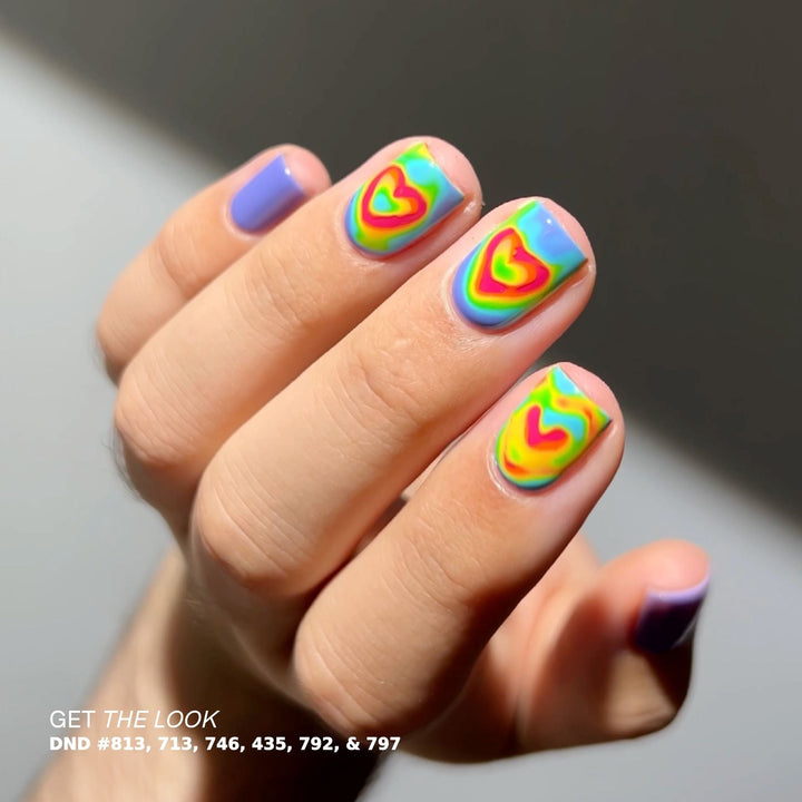 DND Gel #435 Spring Leaf – nail swatch 4