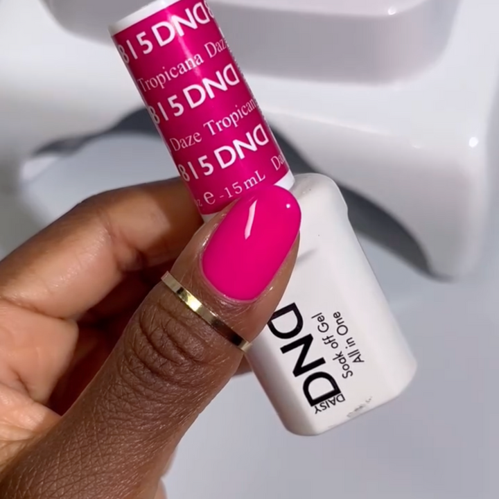 DND Gel #815 Tropicana Daze – nail swatch