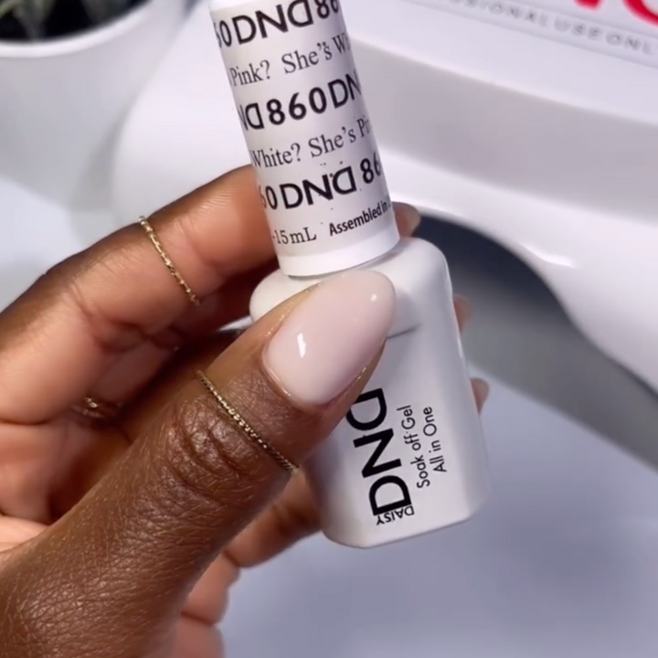 DND Gel #860 She's White? She's Pink? – nail swatch 3