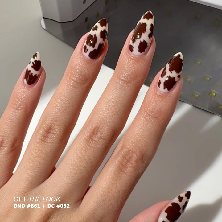 DND Gel #861 Tie The Knot – nail swatch 3