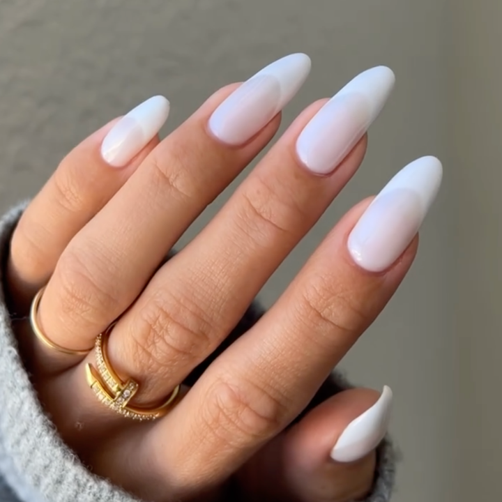 DND Gel #862 Pearly Ice – nail swatch