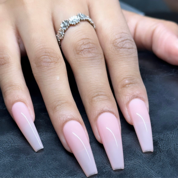 DND Gel #870 Tea Time – nail swatch