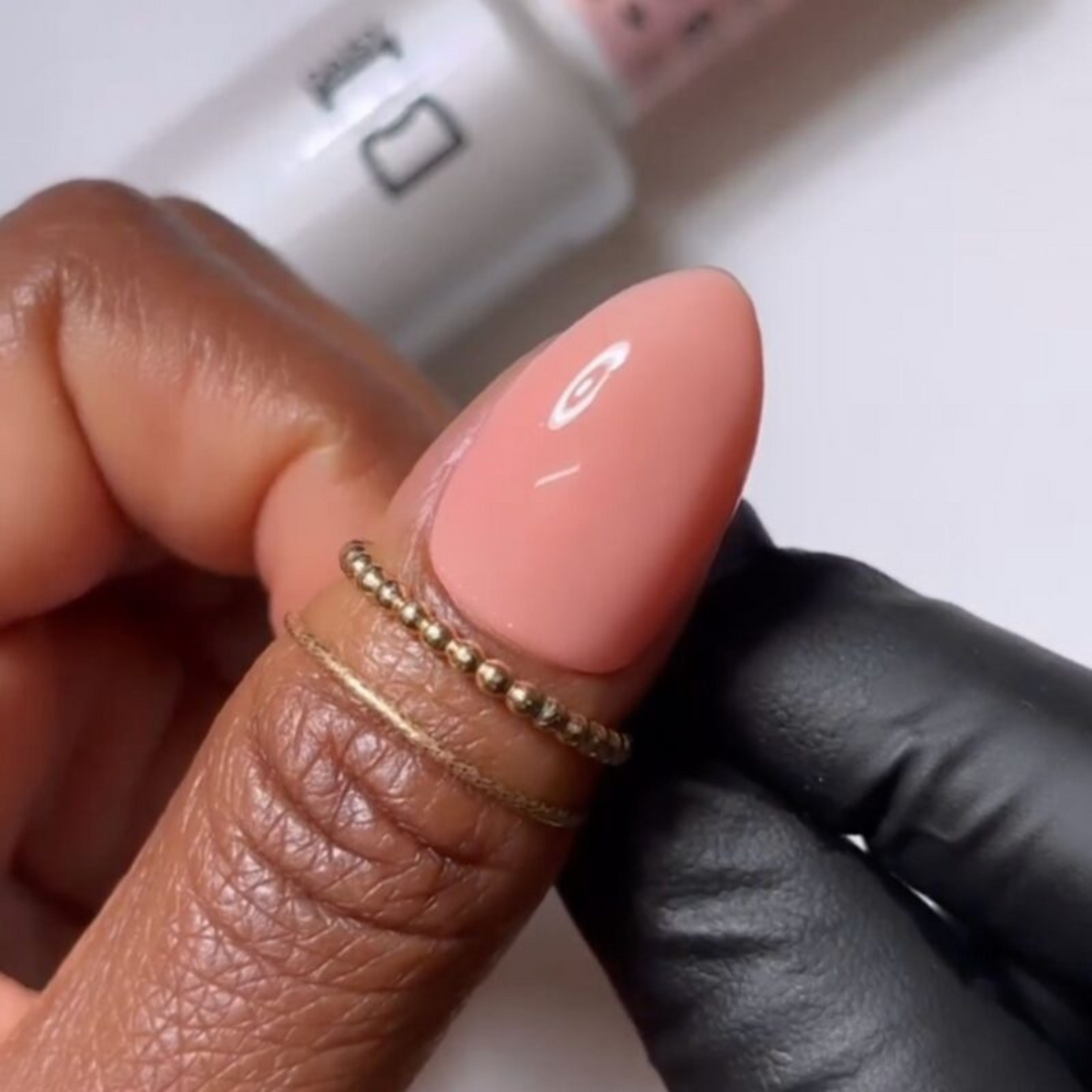 DND Gel #872 So Damn Fly – nail swatch 2