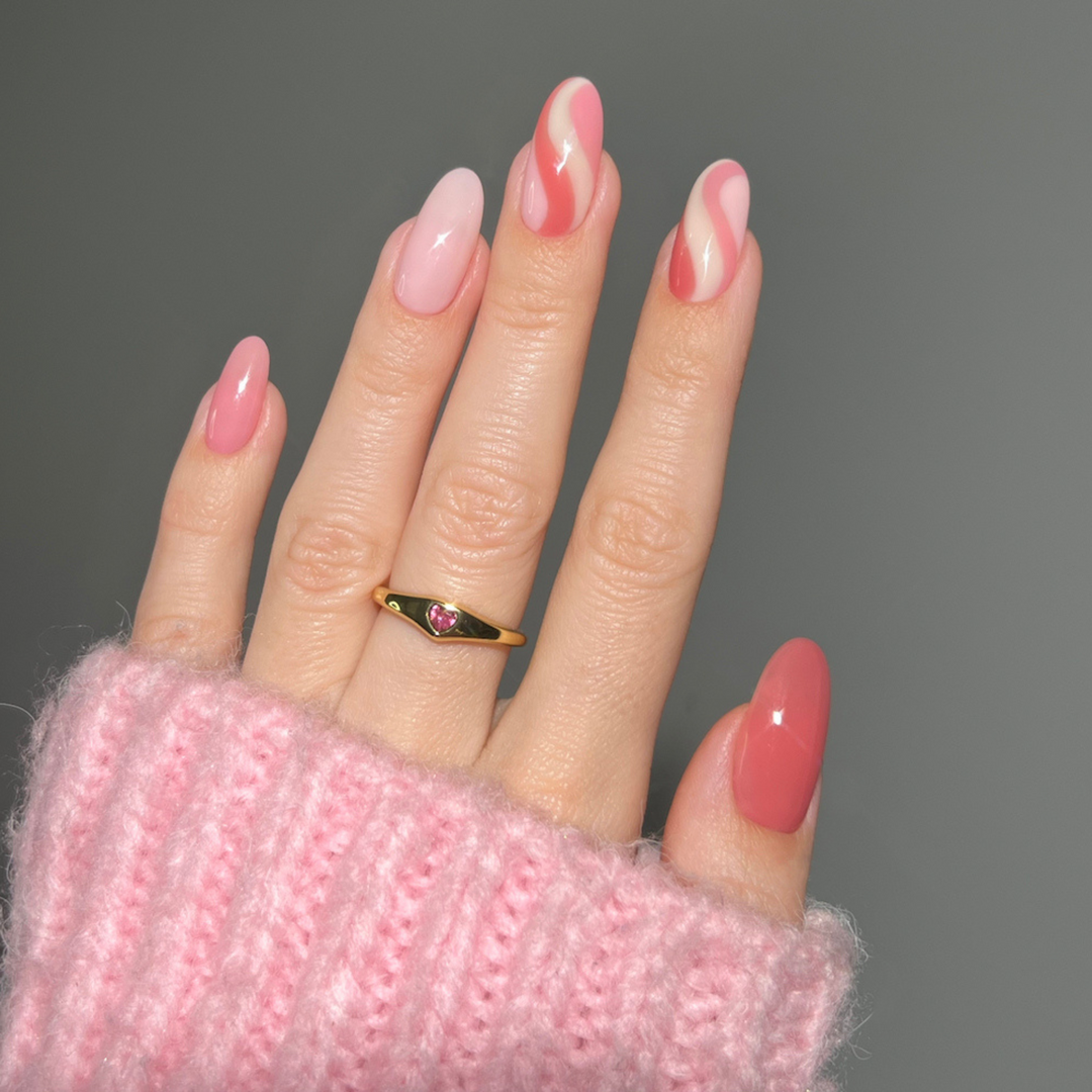 DND Gel #892 Berry Groove – nail swatch 3