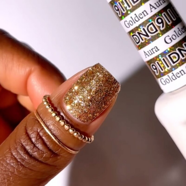 DND Gel #911 Golden Aura – nail swatch