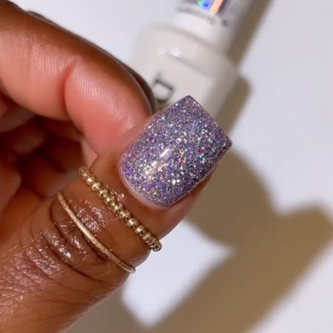 DND Gel #915 Galactic Aura – nail swatch