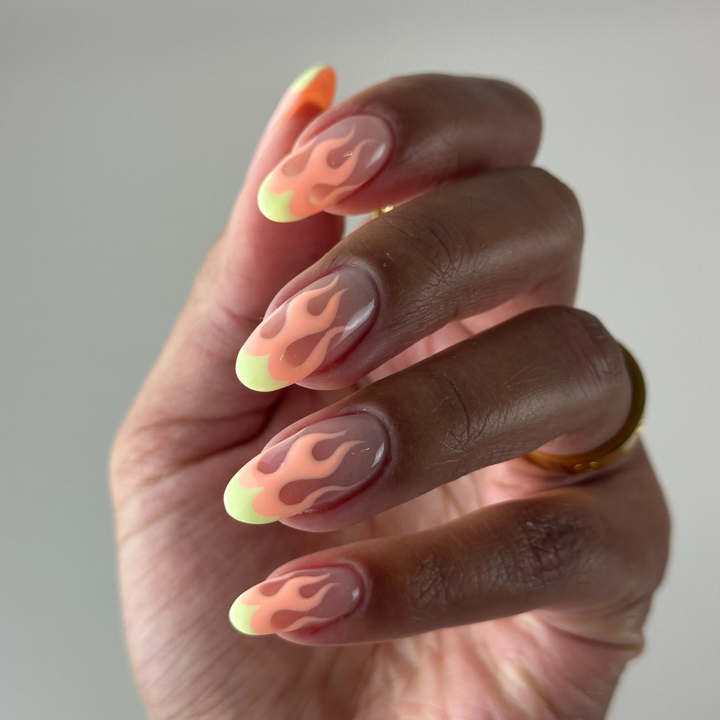 DND Gel #873 Inner Peace – nail art