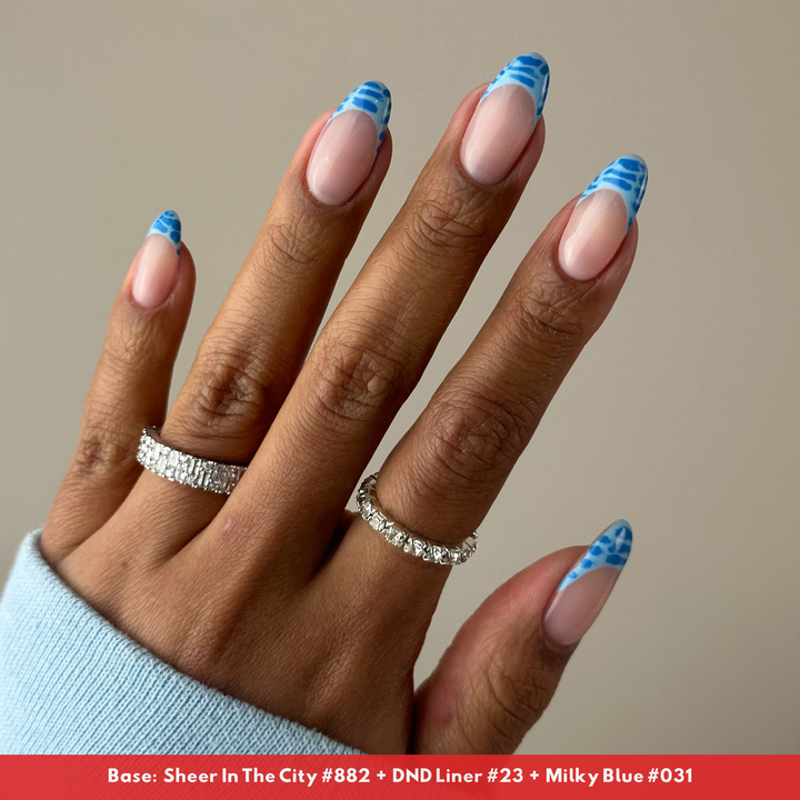 DND DC #31 Milky Blue – nail art 2