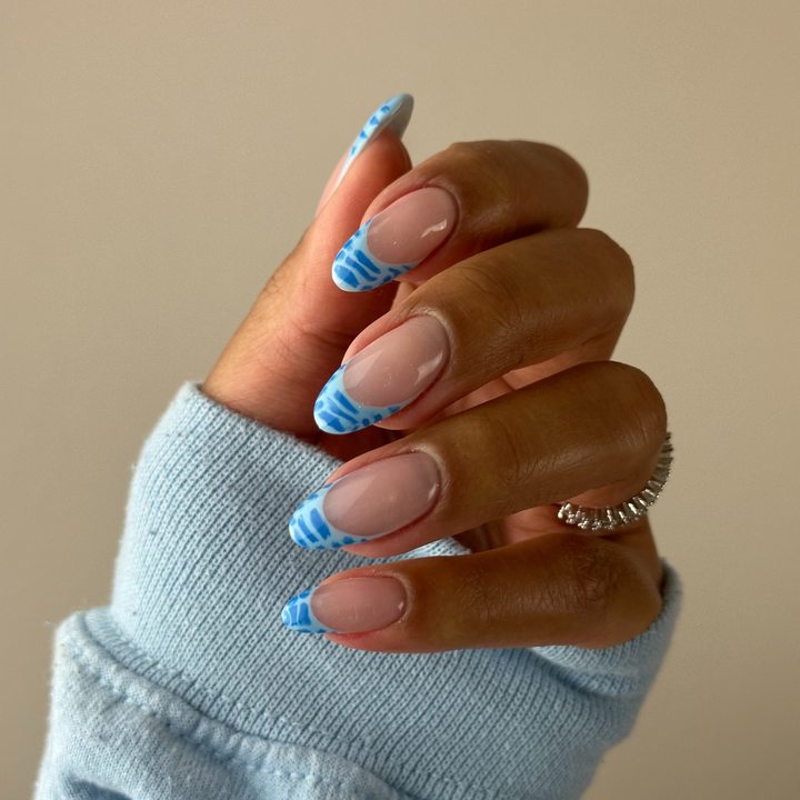 DND DC #31 Milky Blue – nail art