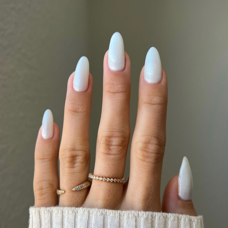 DND Diva #1 Icy Glitz – nail swatch