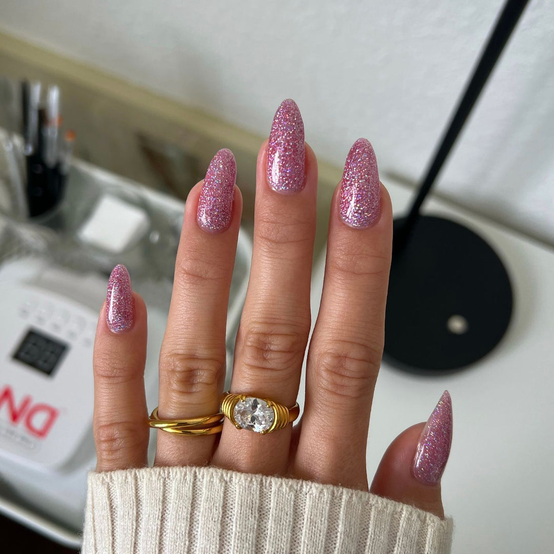 DND Diva #8 Queen Conch – nail swatch