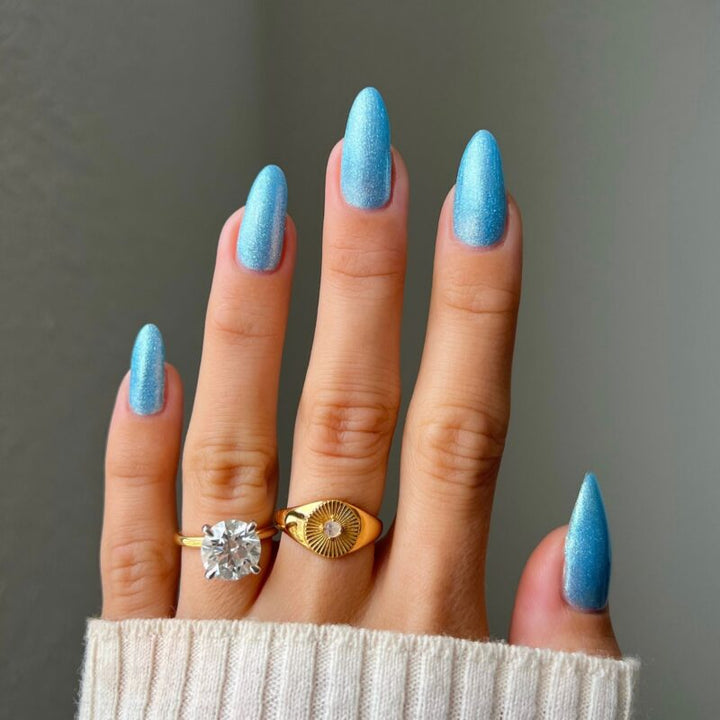 DND Diva #18 Reve Palais – nail swatch