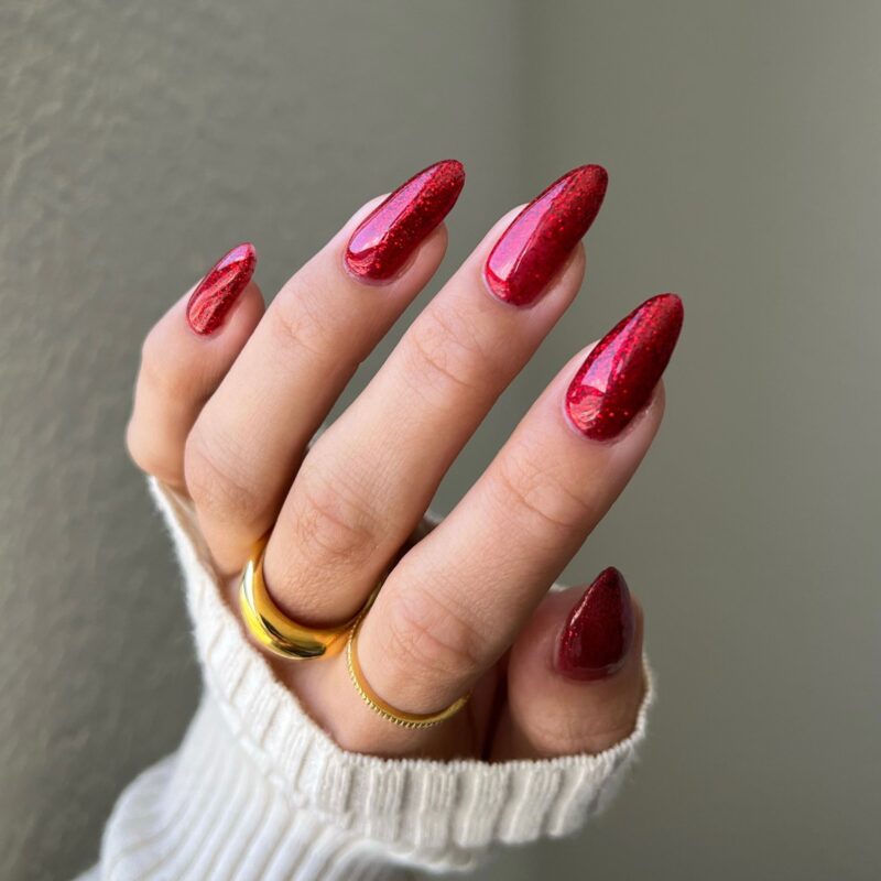 DND Diva #35 Sip N' Glitz – nail swatch 3