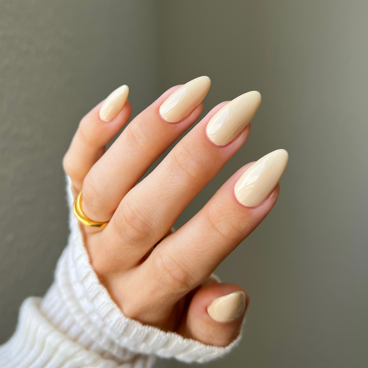 DND Diva #52 Biscuits N' Honey – nail swatch 4