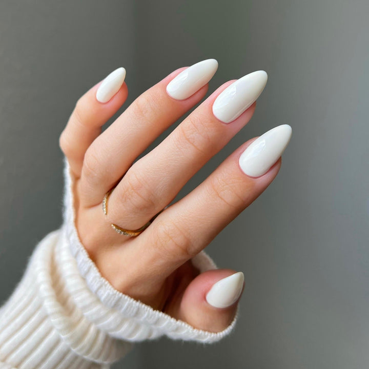 DND Diva #73 Cheesecake – nail swatch 3