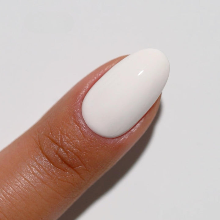 DND Diva #74 Creampuff – nail swatch 4