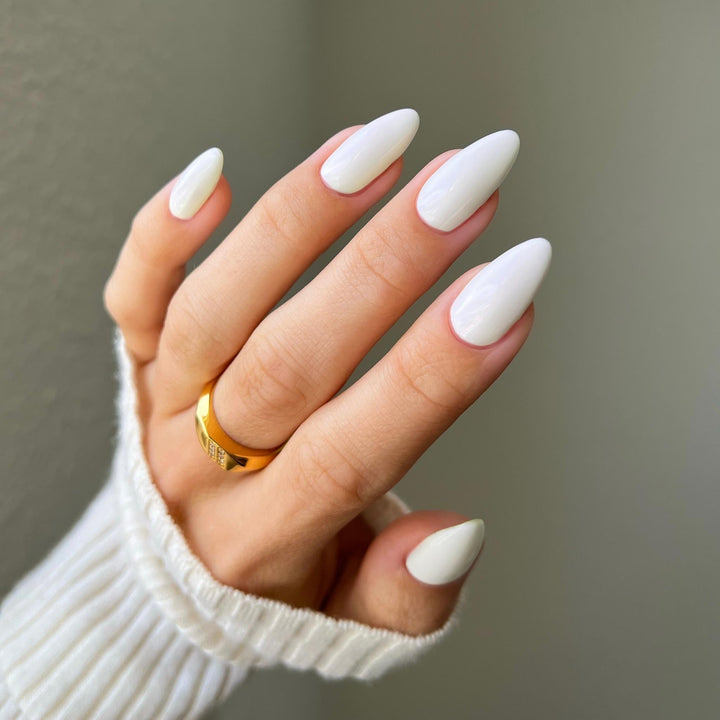 DND Diva #74 Creampuff – nail swatch 2