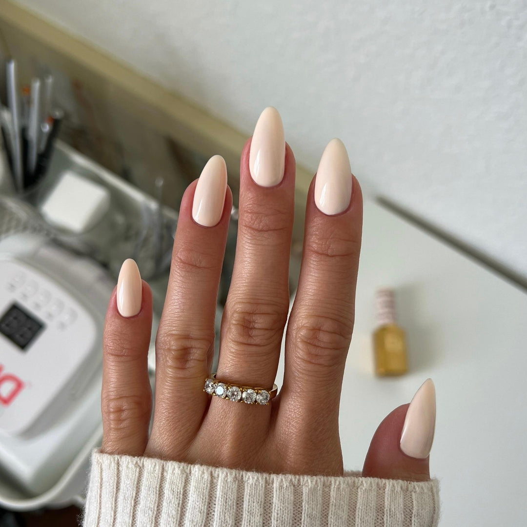 DND Diva #75 Dune Princess – nail swatch 2