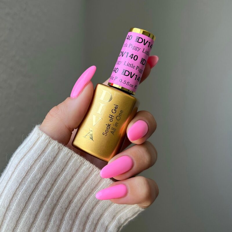DND Diva #140 Little Piggy – nail swatch 2