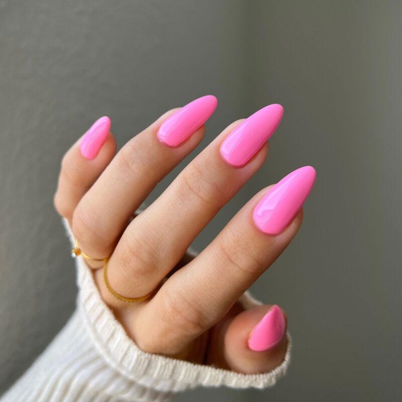 DND Diva #140 Little Piggy – nail swatch 3