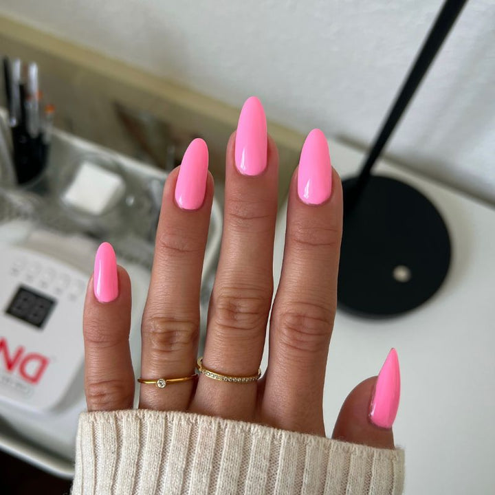 DND Diva #140 Little Piggy – nail swatch