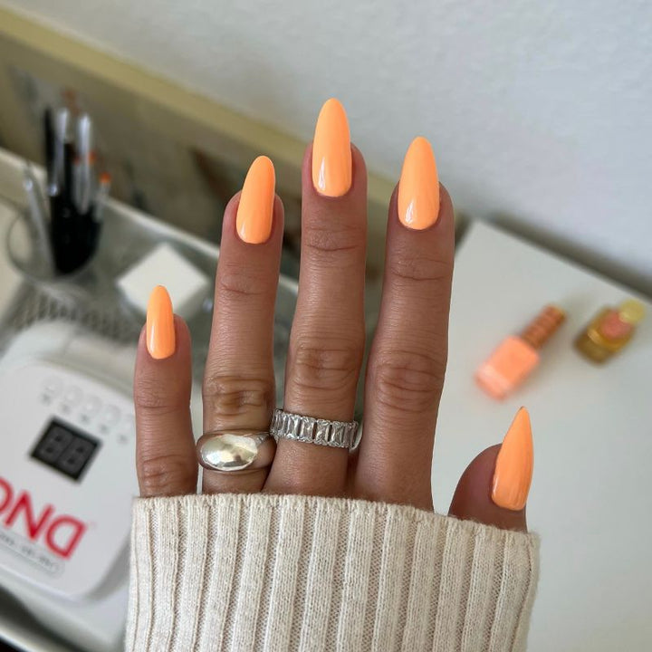 DND Diva #145 Creme Peach – nail swatch