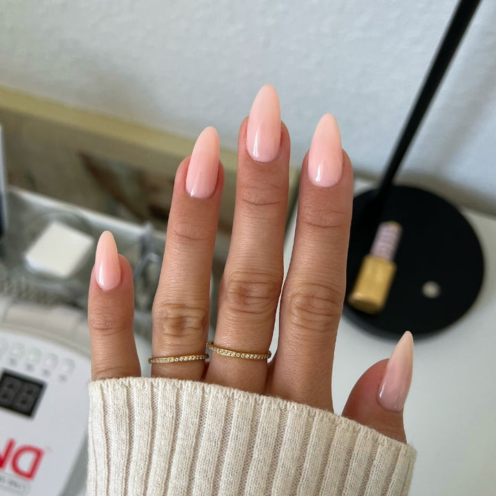 DND Diva #154 Painter's Antidote – nail swatch 2