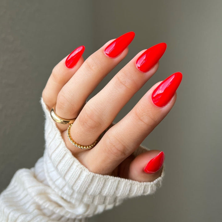 DND Diva #160 Red – nail swatch 2