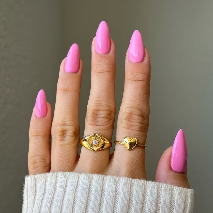 DND Diva #172 Where's My Beret – nail swatch