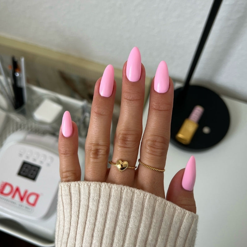 DND Diva #183 Pink Ribbons – nail swatch