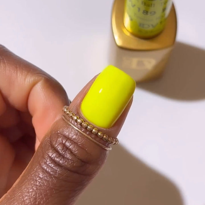 DND Diva #189 Tennis Ball – nail swatch 3