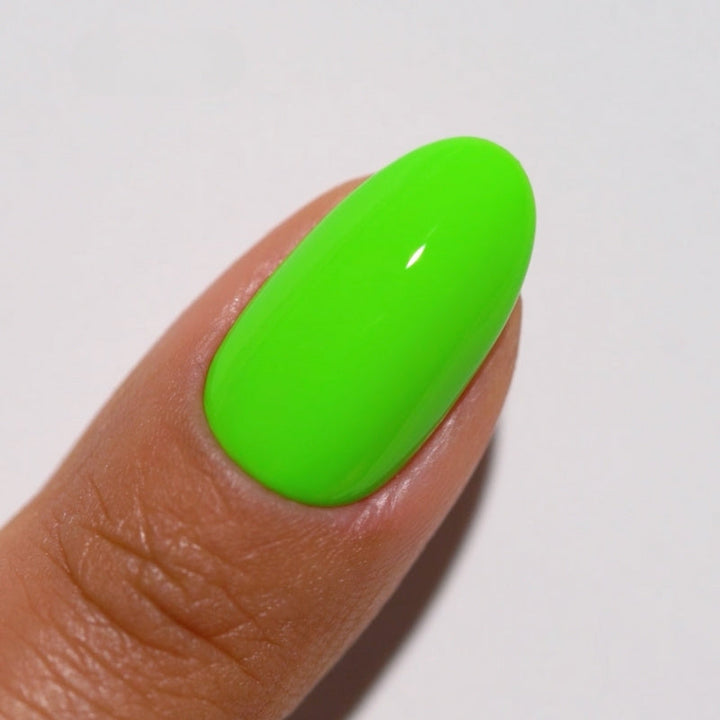DND Diva #190 Tokyo Tea – nail swatch 2