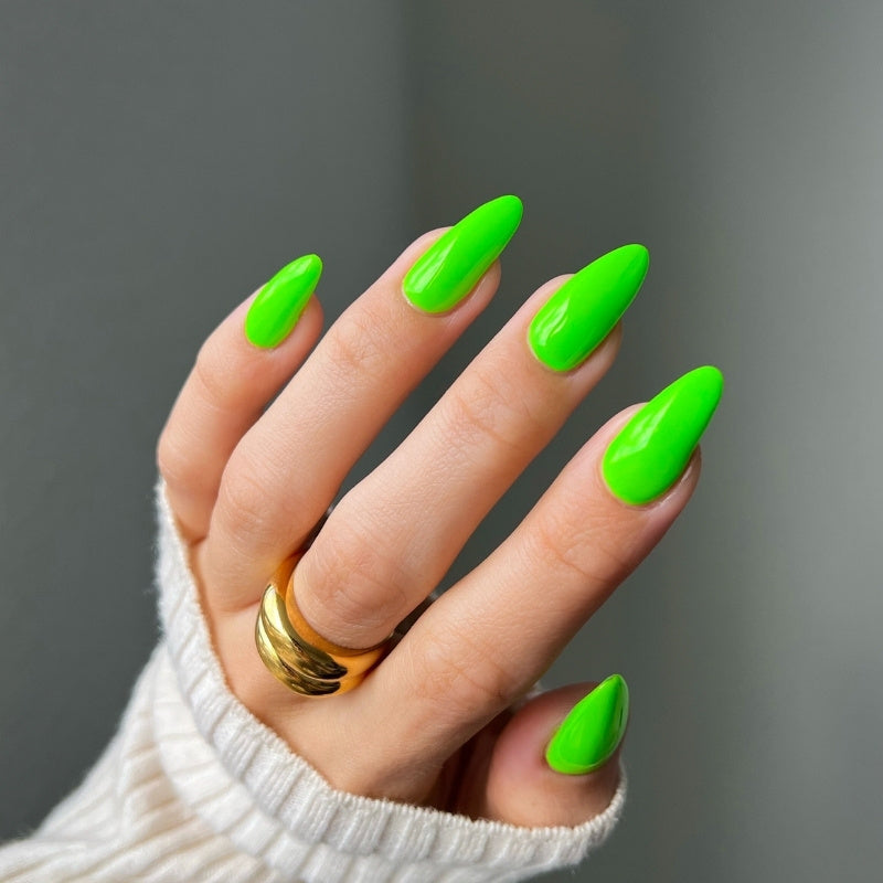 DND Diva #190 Tokyo Tea – nail swatch 5